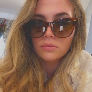 Meet your Posher, Erica